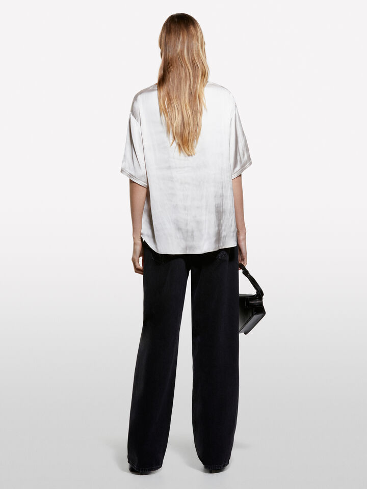 Beige oversized satin blouse - women's blouses - Beige | Sisley image number 2